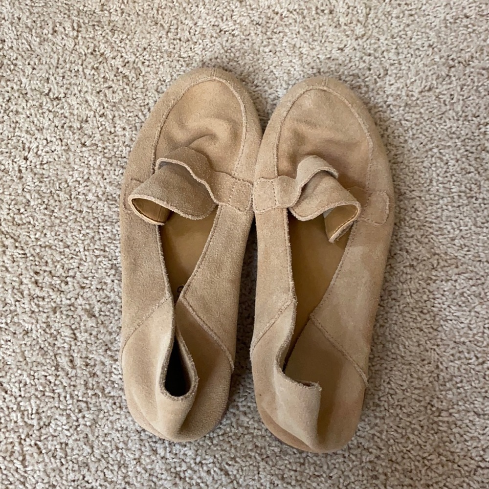 Lucky Brand tan flats.